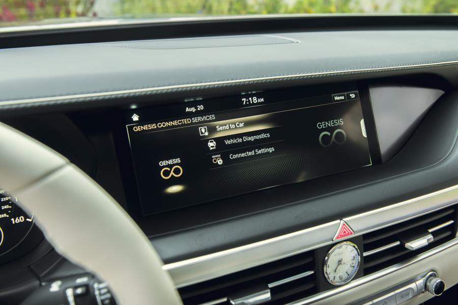 Детали интерьера Genesis G90 2019 года  (NA) (фото 38 из 48)